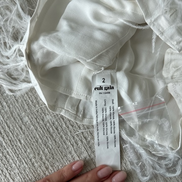 Cult Gaia White Feathered off should crop top - Picture 4 of 7